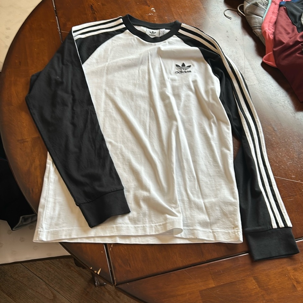 men’s size Medium l/s Adidas’s tshirt